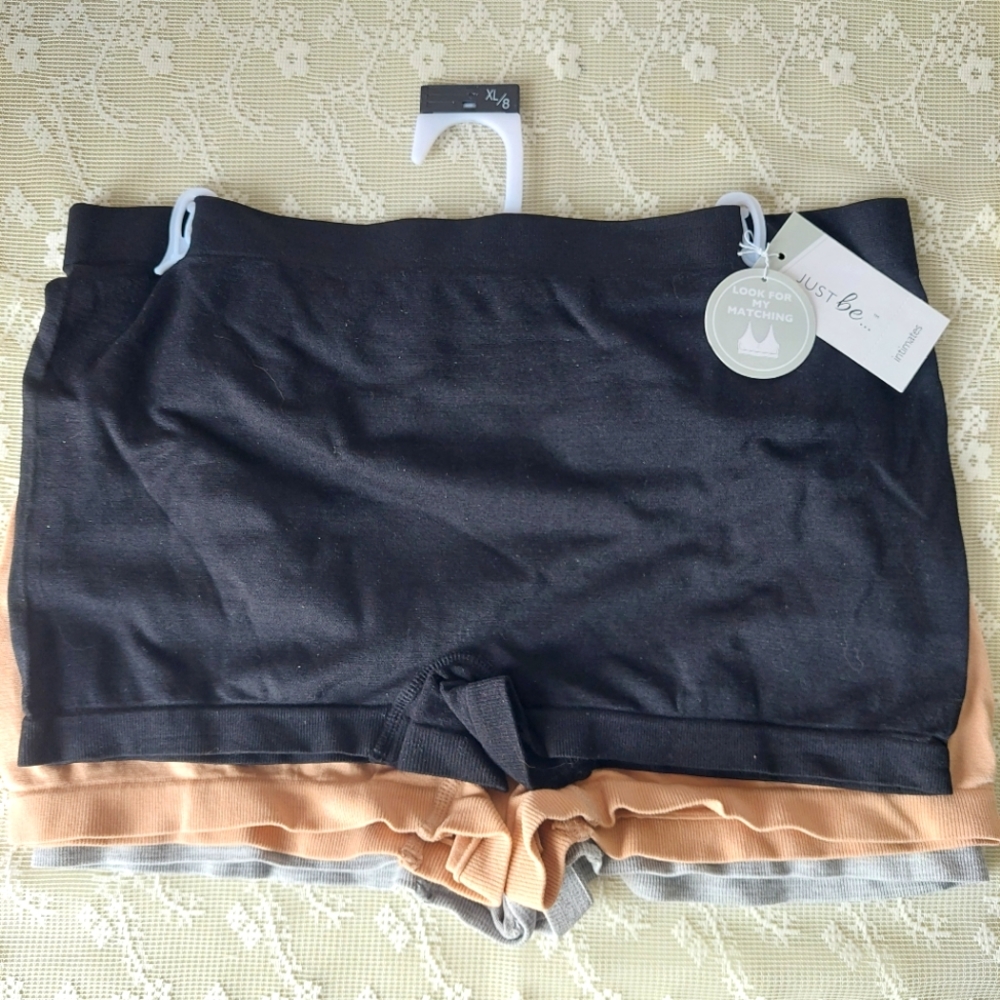 NWT Women's Comfort Fit Seamfree Boyshort Shorties Underwear (3-Pack) - Picture 9 of 11